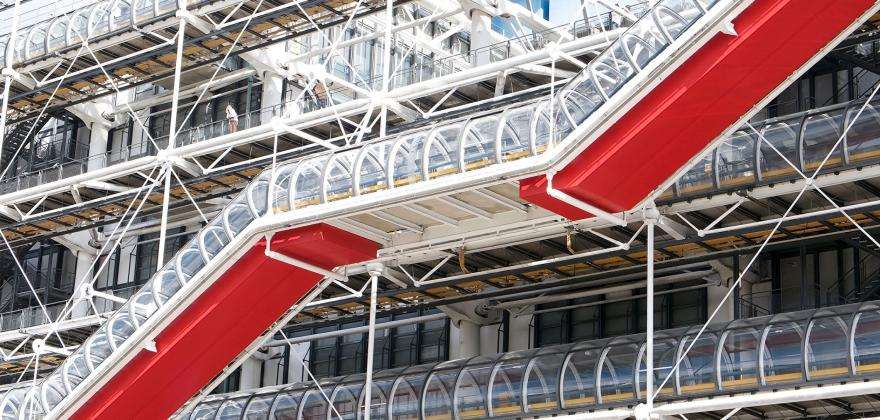 Visit the Centre Pompidou: A Cultural Escape for the Holiday Season