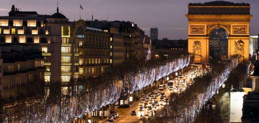 Mythical Paris : explore the legendary capital