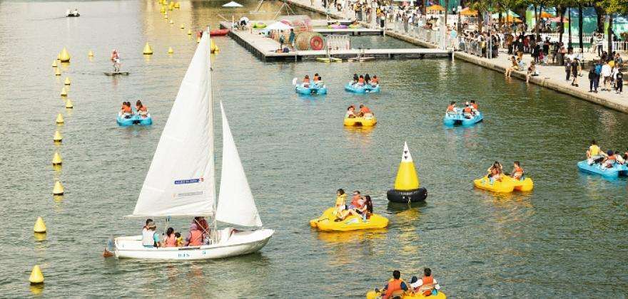 Soft sand covers the pavements during Paris Plages