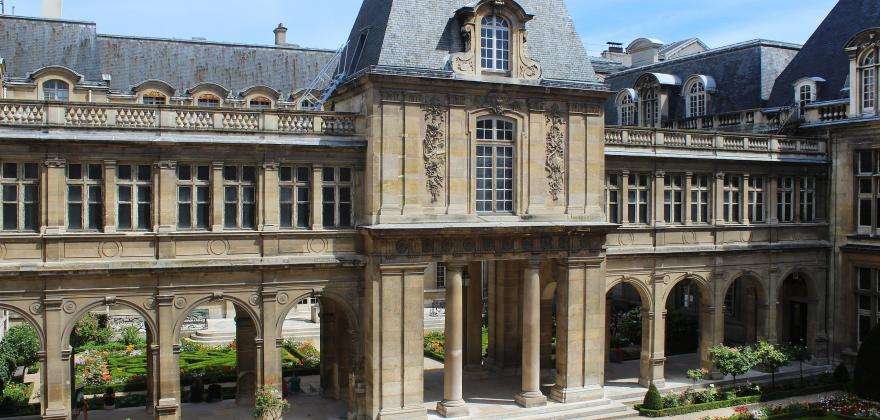 The history of Paris in the halls of the Carnavalet Museum