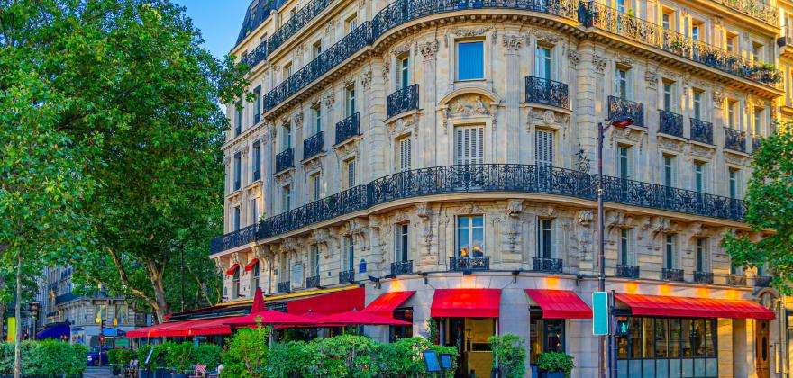 The Vibrant, Creative Paris Travelers Come to Experience At Le Marais