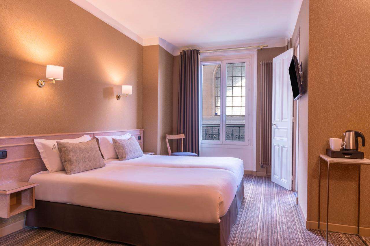 Paris France Hotel - Room