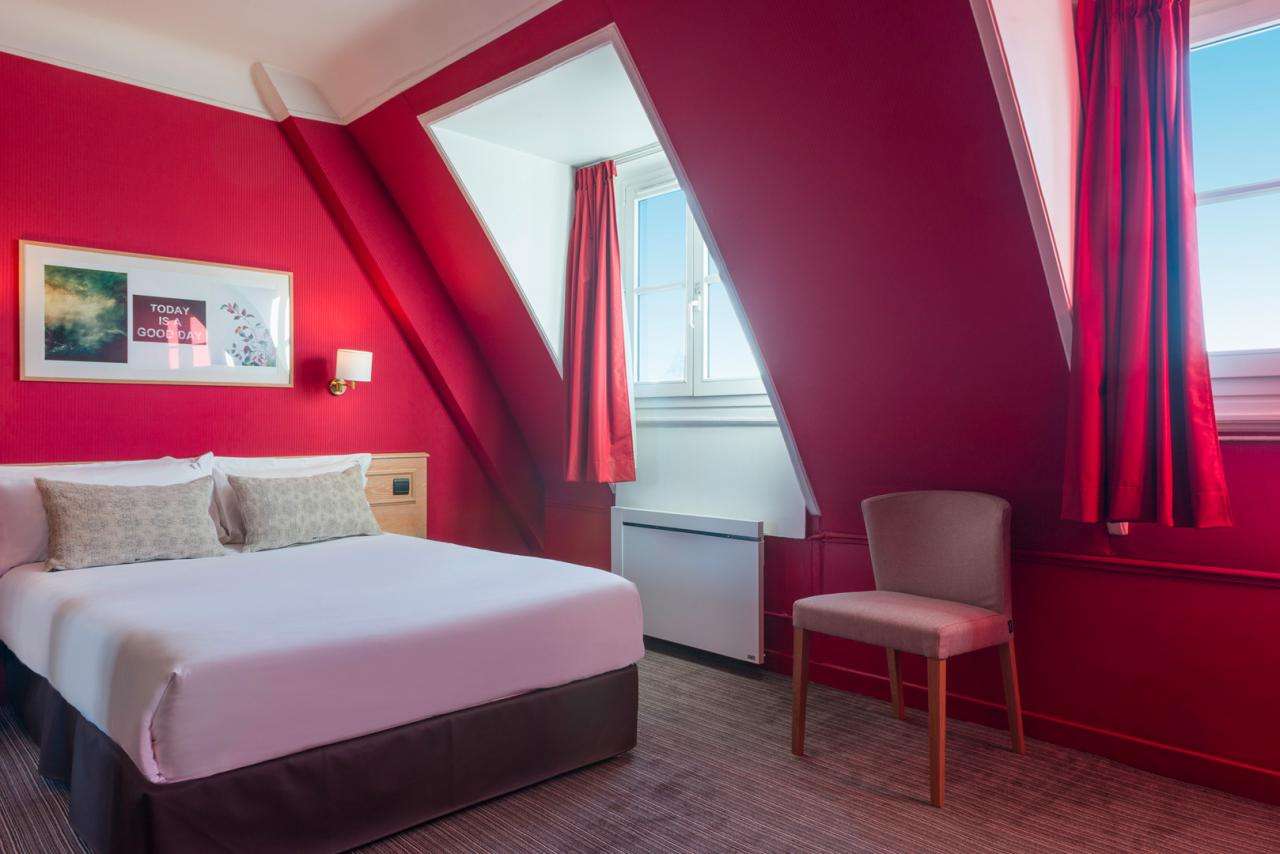 Paris France Hotel - Room